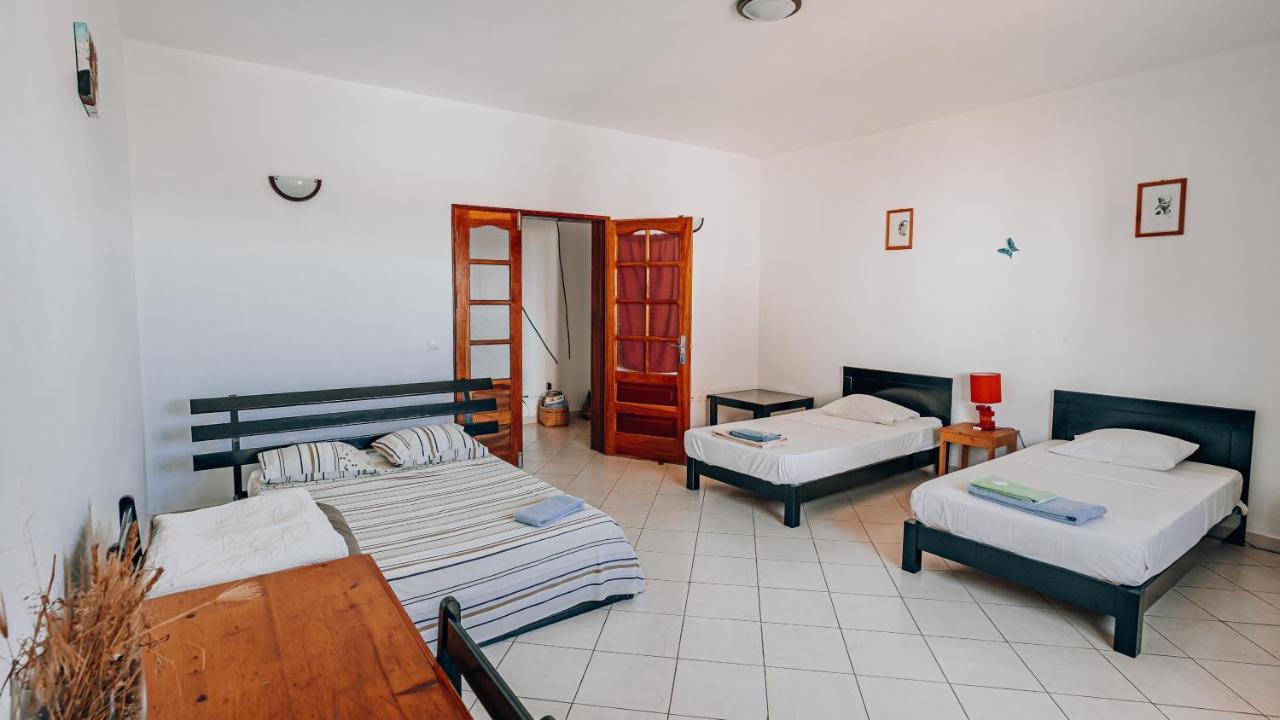 Residencial Trilhas & Montanhas Bed & Breakfast Ponta Do Sol Luaran gambar