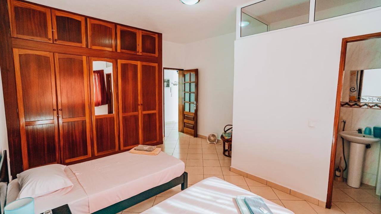 Residencial Trilhas & Montanhas Bed & Breakfast Ponta Do Sol Luaran gambar